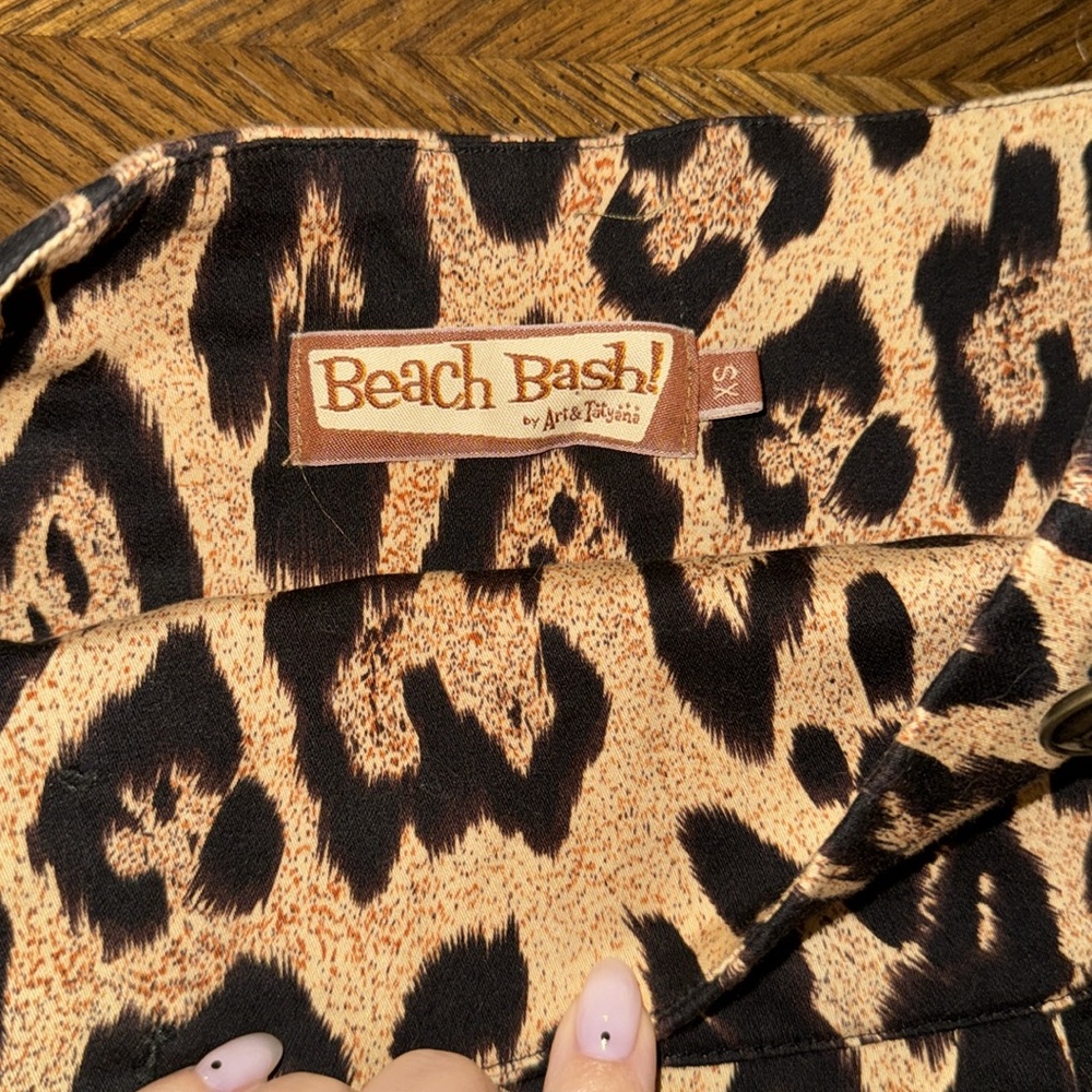 Bettie Page beach bash shorts - Picture 3 of 3